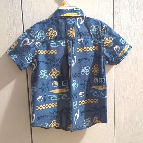 Short sleeve button down - Picture 2 of 3